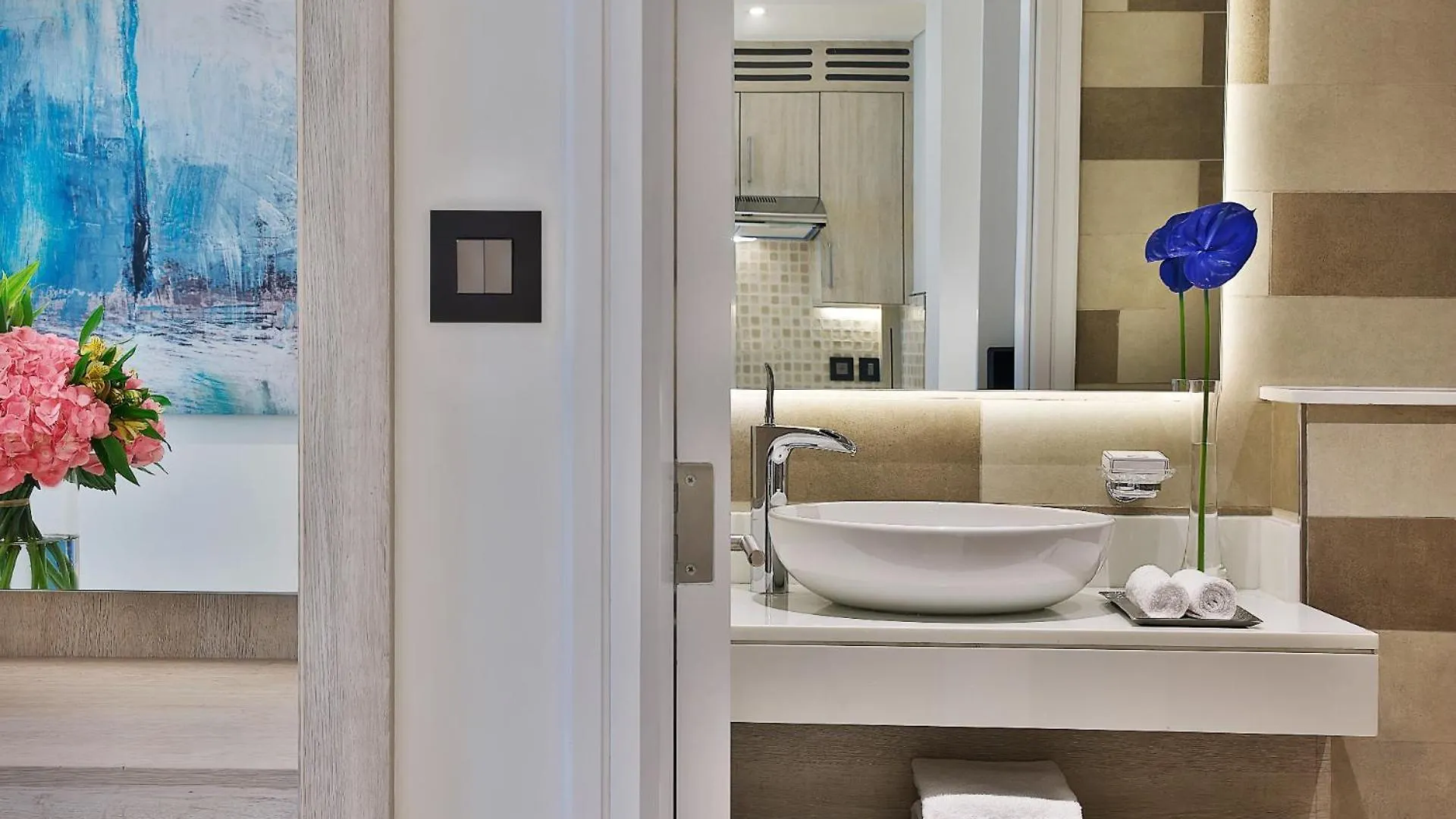 Отель Nh Collection Dubai The Palm